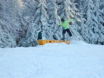 Snowboarder in der Wintersport Arena Holzelfingen © wintersport-arena.com