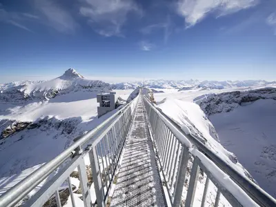 Peak Walk auf dem Glacier 3000 © Gstaad Saanenland Tourismus