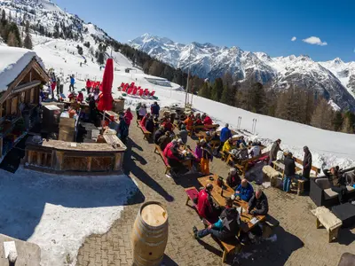 Panorama Stafelbar mit Blick auf das Weisshorn © Touristische Unternehmung Graechen / swiss-image.ch/Bjoern Walter