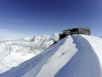 Restaurant auf dem Piz Gloria in Schilthorn © Schilthornbahn AG