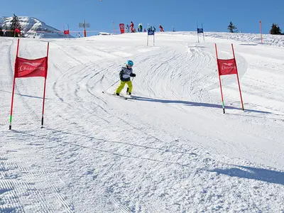 Kind beim Training in der Kinderskischule am Chäserrugg © Toggenburg Bergbahnen AG