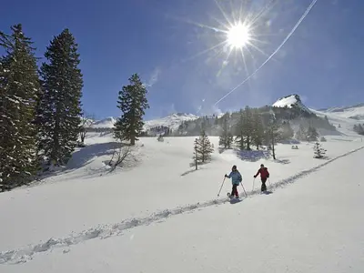 Schneeschuhwanderung © Stoosbahnen AG, Perretfoto.ch
