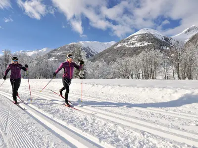 Langläufer im klassichen Stil im Obergoms © Valais / Wallis Promotion Christian Perret