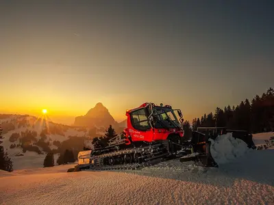 Pistenbully in der Mythenregion © Mythenregion AG