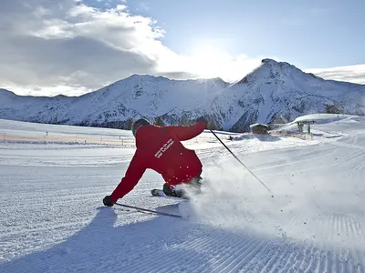 Skifahrer in Minschuns © Andrea Badrutt, Chur