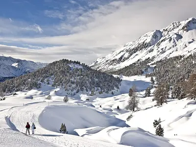 Winterwanderer in Minschuns © Andrea Badrutt, Chur