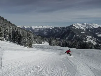 Snowboarder auf einer Piste in Chur-Brambüesch © Daniel Knecht