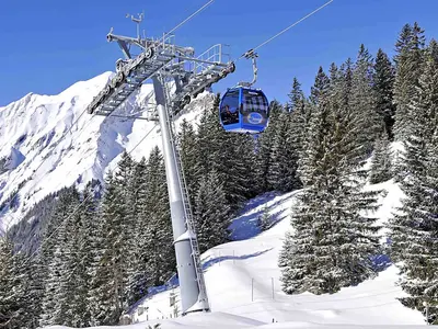 Die moderne Gondelbahn am Oeschinensee © Gondelbahn Oeschinensee AG