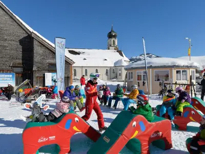 Kinder im Kinderland auf der Ebenalp © Luftseilbahn Wasserauen-Ebenalp