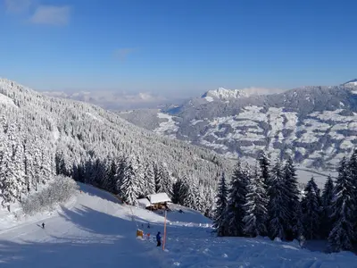 Abfahrt im Skigebiet Spieljoch © www.spieljochbahn.at