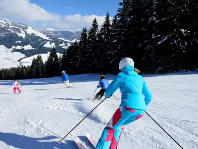 Skifahren mit der ganzen Familie im Skigebiet St. Johann © Eisend Stefan / St. Johann in Tirol