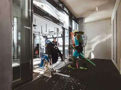 Barrierefreies Skifahren am Kaunertaler Gletscher © TVB Tiroler Oberland | Roman Huber