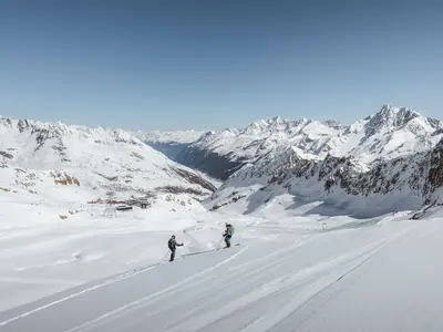 Skifahrer am Kaunertaler Gletscher © TVB Tiroler Oberland