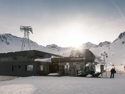 Talstation der Karlesjochbahn © TVB Tiroler Oberland / Severin Wegener
