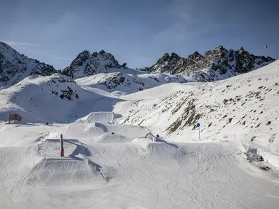 Snowpark am Kaunertaler Gletscher © TVB Tiroler Oberland / Severin Wegener