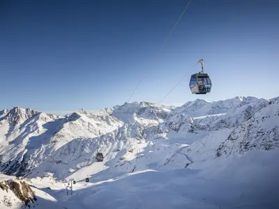 Weißseejochbahn am Kaunertaler Gletscher © TVB Tiroler Oberland / Severin Wegener