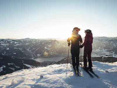 Skifahren bei Sonnenaufgang in Zell am See-Kaprun © Zell am See-Kaprun Tourismus
