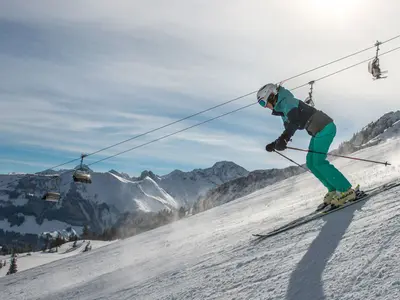 Skifahrerin in Damüls-Mellau © Seilbahnen Damüls Mellau