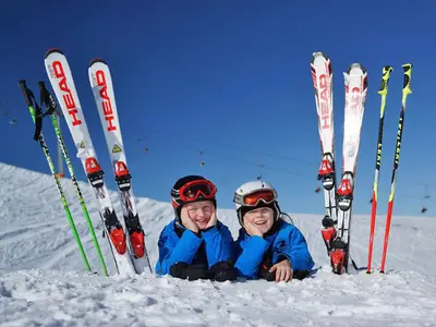 Kinder im Skigebiet Schetteregg © Egger Liftgesellschaft