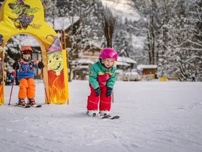 Kinderskifahren in Werfenweng © Home of Content