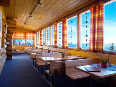 Innenraum der Bärenhütte Hochkössen © Marketing Bergbahnen Hochkössen