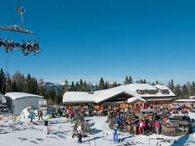 Einkehr in der Almseehütte Gerlitzen  © Adrian Hipp