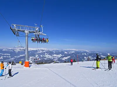 8er-Sessellift im Skigebiet Gerlitzen © Daniel Zupanc