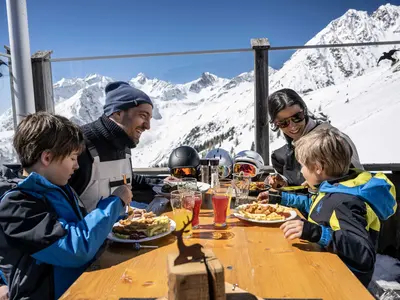 Mittagspause im Skigebiet Kappl © TVB Paznaun - Ischgl