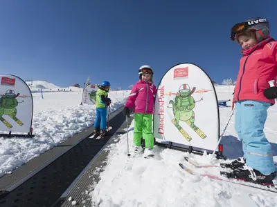 Kinder im Drachenpark im Skigebiet Feuerkogel © TTG Himsl