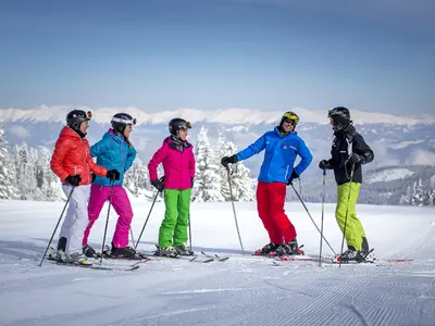 Gruppe Skifahrer in Grebenzen © ikarus.cc