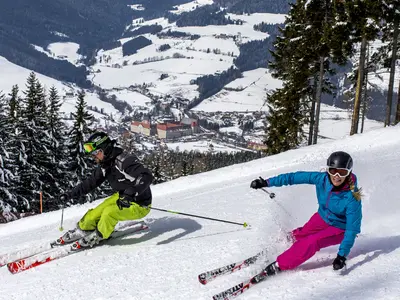 Skifahren mit Ausblick © ikarus.cc