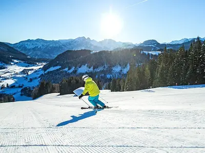 Skifahrer an den Heutal-Liften © Heutal.at