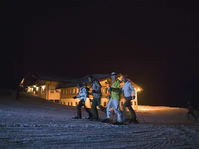 4 Schneetourengänger bei Nacht in Biberwier-Marienberg © Berglifte Giselher Langes GmbH & Co KG