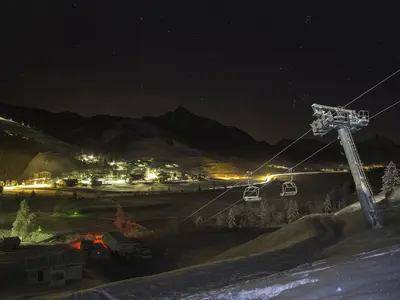 Sesselbahn Zöblen bei Nacht © TVB Tannheimer Tal / Kleiner Marc