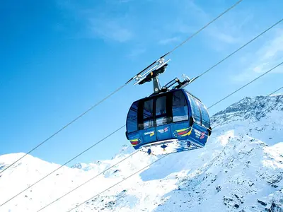 Gletscherbus am Ski Zillertal 3000 © www.tux.at