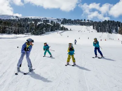 Skifahrer auf der Piste im Skigebiet Kreischberg © Murtal Seilbahnen Betriebs GmbH
