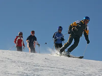Skifahrer im Skigebiet Kartitsch © TVB Osttirol