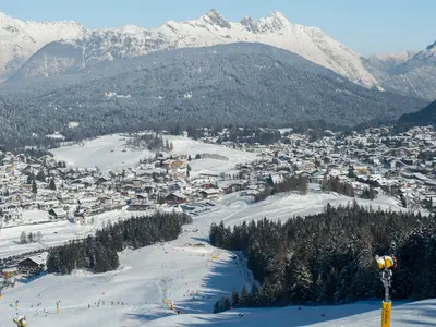 Blick vom Skigebiet Gschwandtkopf auf Seefeld © Region Seefeld