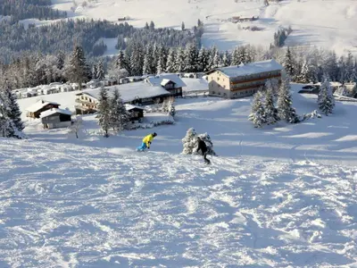 Snowboarden im Skigebiet Hochlitten © Skilifte Hochlitten