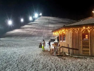 Hüttenbetrieb beim Nachtskilauf © Skilifte Kleinlobming
