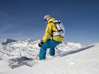 Snowboardfahrer im Skigebiet Krippenstein © Freesports Arena Dachstein Krippenstein / Leo Himsl