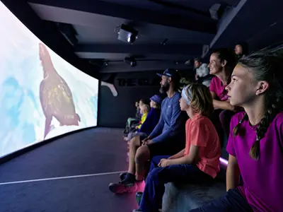 Höchster Kinogenuss mit modernster Technik auf 3.029 Metern in der Gipfelstation des Gletscherskigebiets Kitzsteinhorn in Kaprun. © Gletscherbahnen Kaprun AG / Stefan Wascher