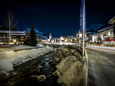 Der Ort bei Nacht © Lech ZürsTourismus by ChristophSchoech