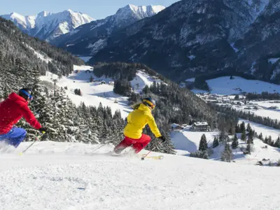 Blick von den Pisten im Skigebiet Lechtaler Bergbahnen © Skilifte Warth GmbH & Co.KG