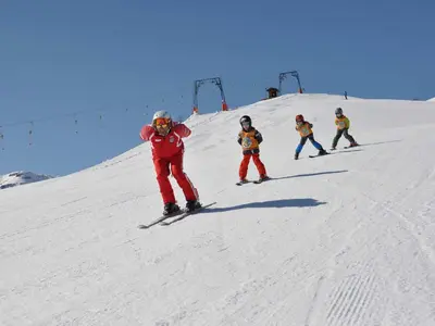 Kinder beim Skikurs © Andreas Bernhart