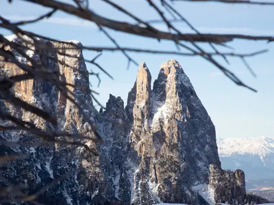 Spektakulär erhebt sich der Schlern am Rande der Seiser Alm © Sebastian Lindemeyer