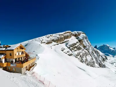 Hütte Rifugio Averau am gleichnamingen Berg © D. G. Bandion