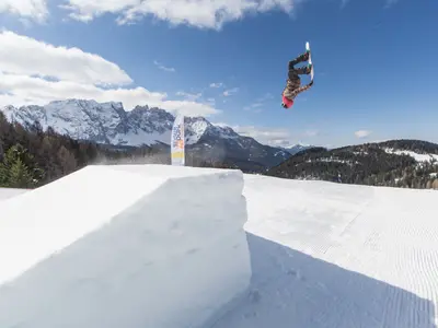 Snowboarder im Snowpark Carezza © Carezza Dolomites/F-Tech