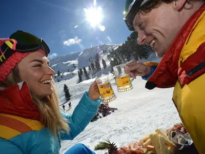 Auch das gehört zum Skitag im Fleimstal: Eine zünftige Einkehr © visitfiemme.it