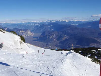 Bick die Abfahrt D hinunter © Consorzio Skipass Paganella Dolomiti